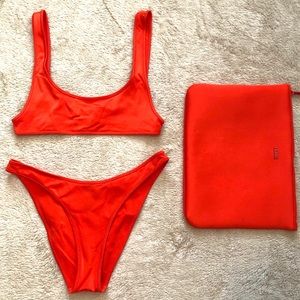 triangl red gia bikini